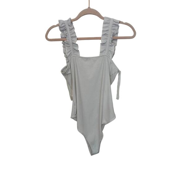 Entro White Ribbed Ruffled Tank Sleeveless Bodysuit Basic Casual Normcore Layer - Picture 2 of 3